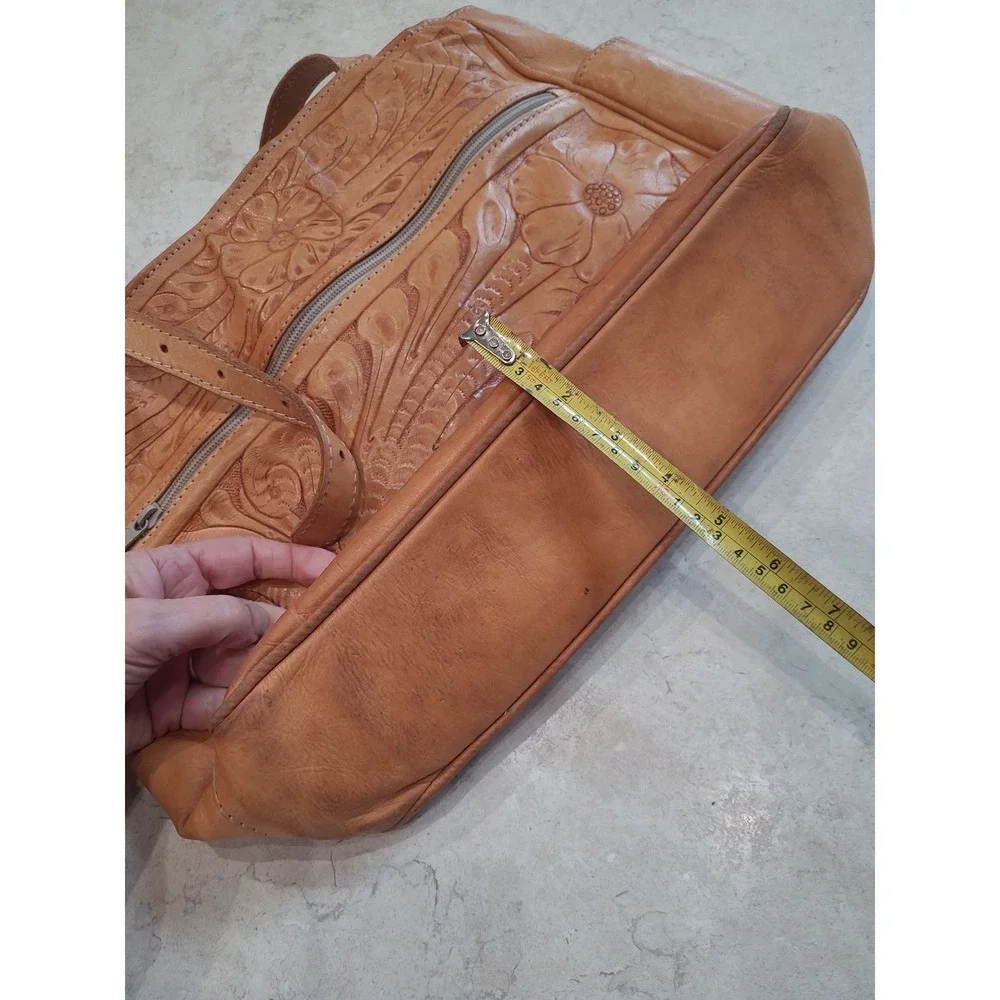 Vintage Hand Tooled Leather handbag Tote‎ adj.  Top handles boho Western Cowgirl